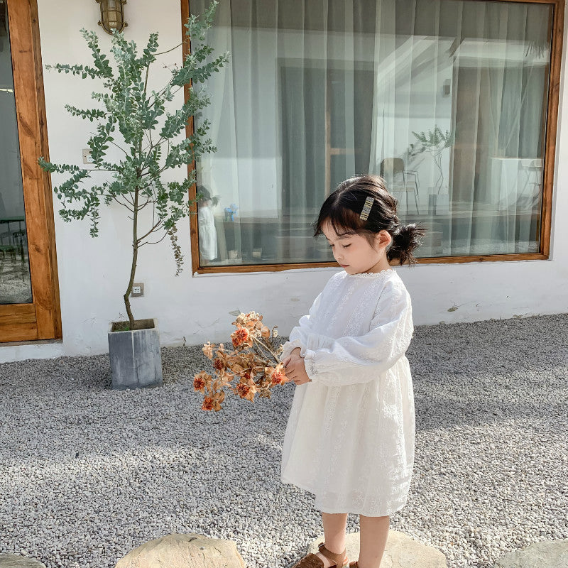 ホワイト刺繍長袖ワンピース