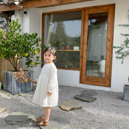 ホワイト刺繍長袖ワンピース