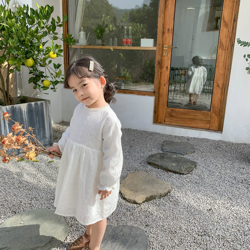 ホワイト刺繍長袖ワンピース