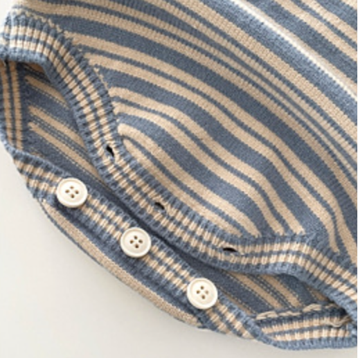 こっくりブルーニットボーダーロンパース