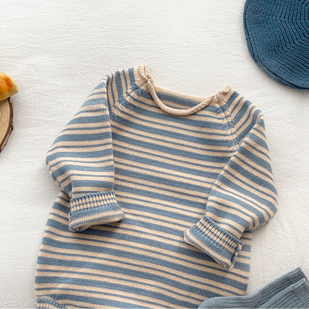 こっくりブルーニットボーダーロンパース