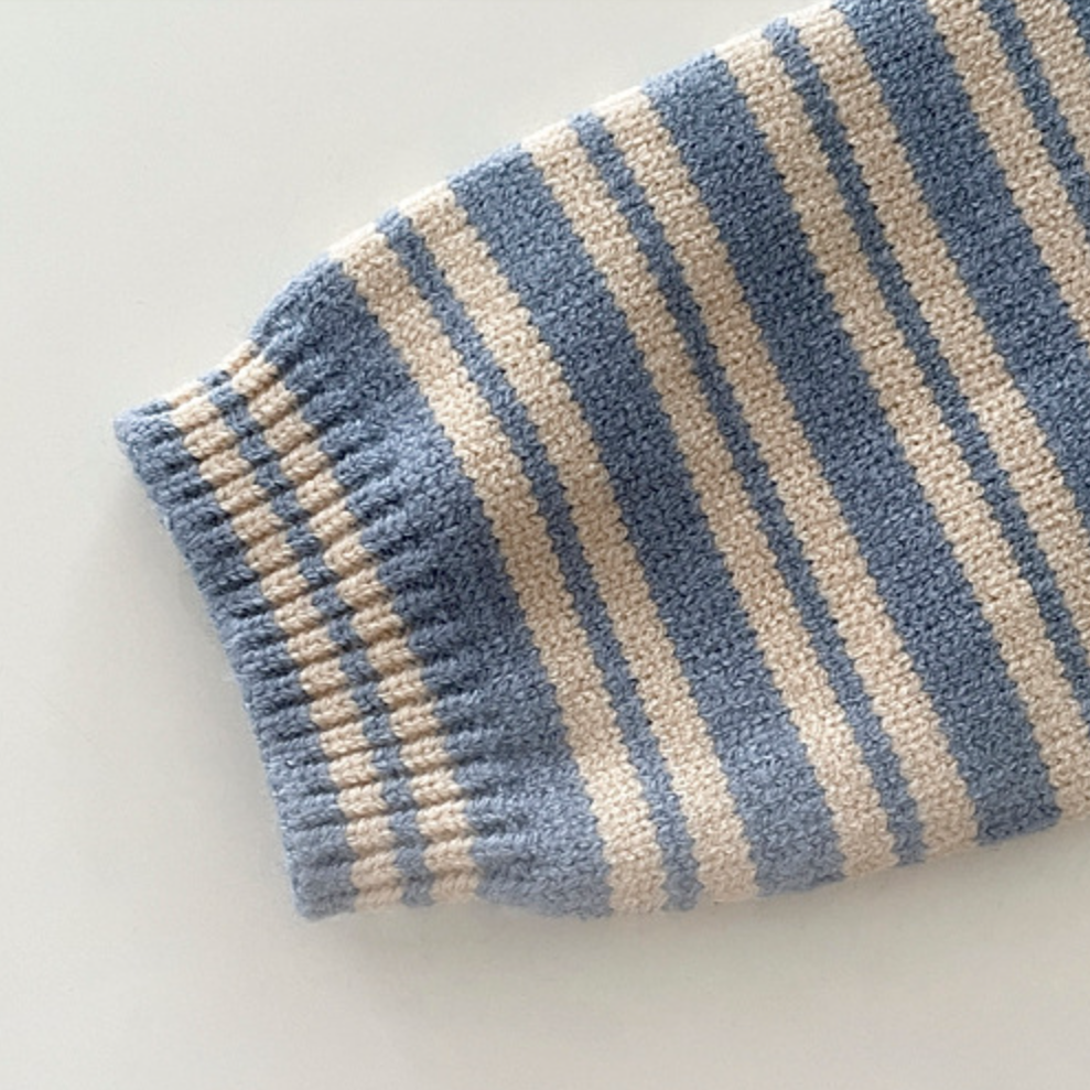 こっくりブルーニットボーダーロンパース