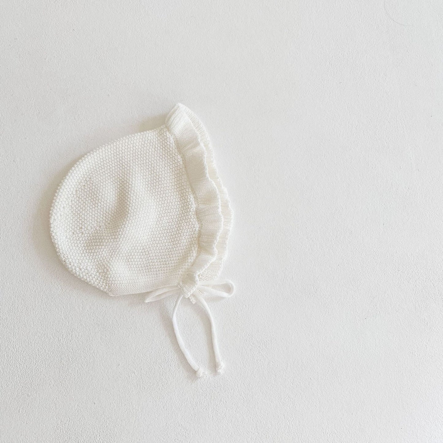 ベビーホワイトニットボンネット