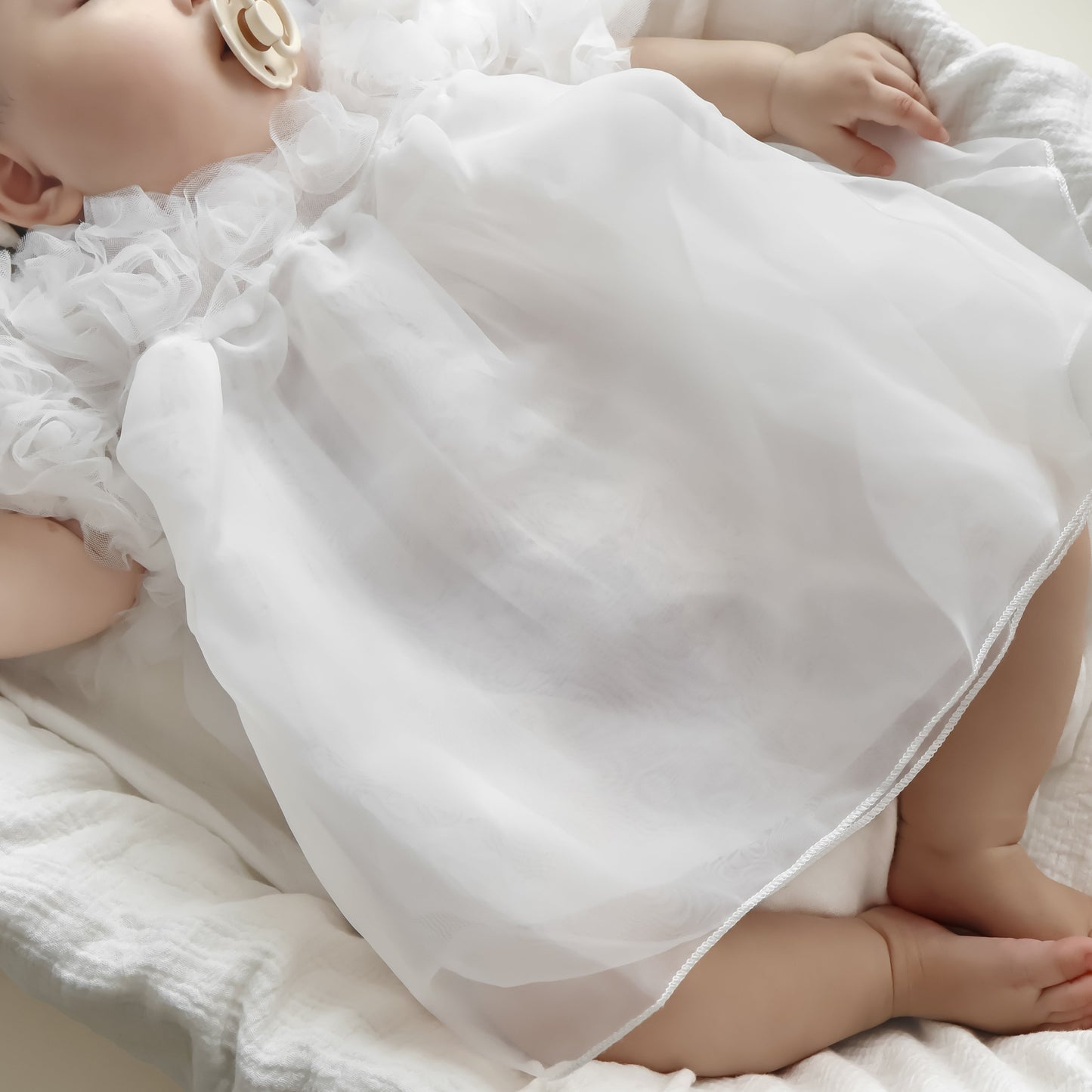 ホワイトローズチュール切り替えワンピース