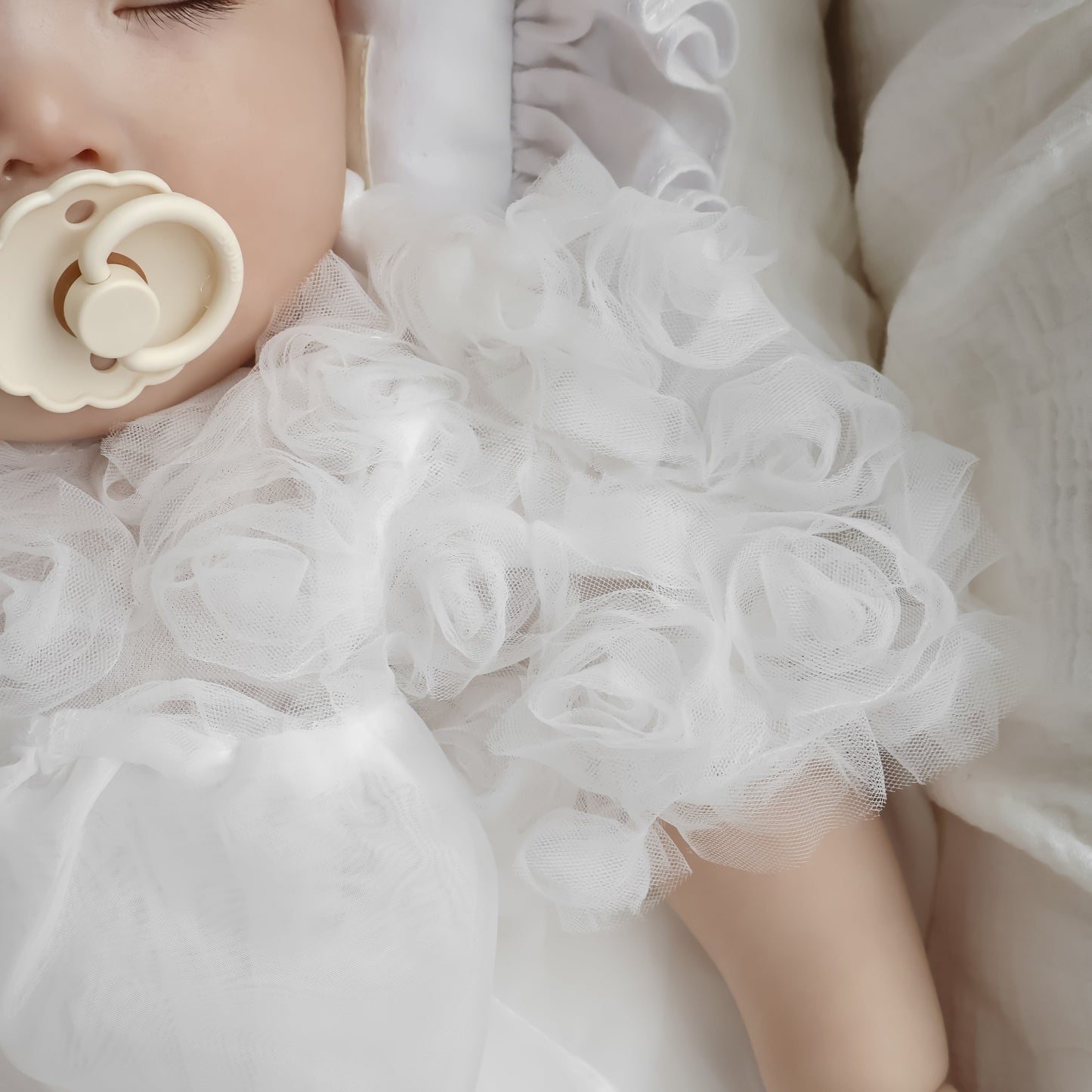 ホワイトローズチュール切り替えワンピース