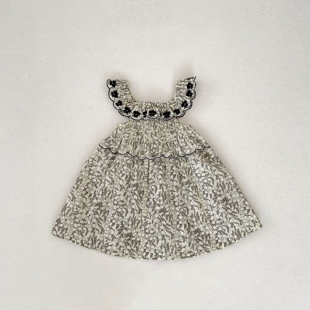 モノトーンフラワーフリル刺繍ワンピース