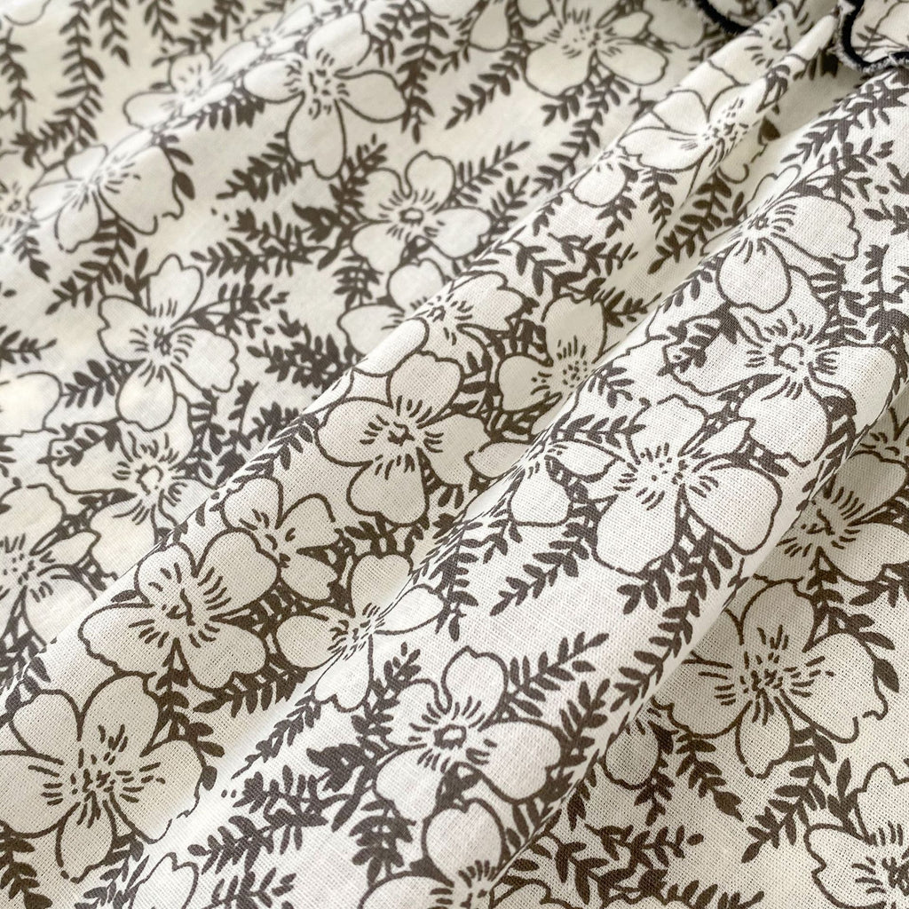 モノトーンフラワーフリル刺繍ワンピース