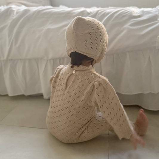 [66-90] ナチュラル透かし編みニットロンパース