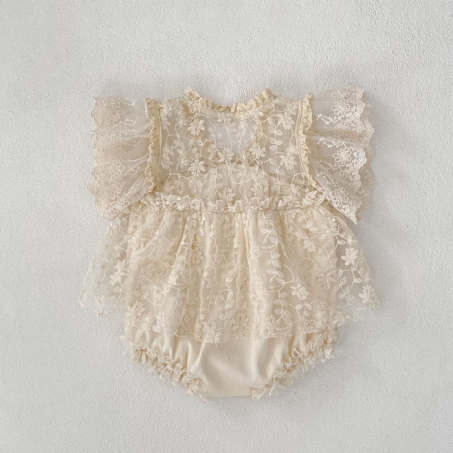 フローラル刺繍プリンスロンパース