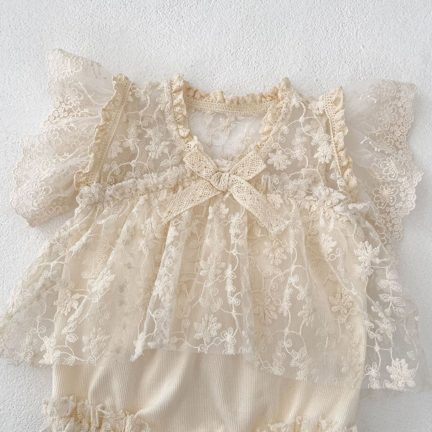 フローラル刺繍プリンスロンパース