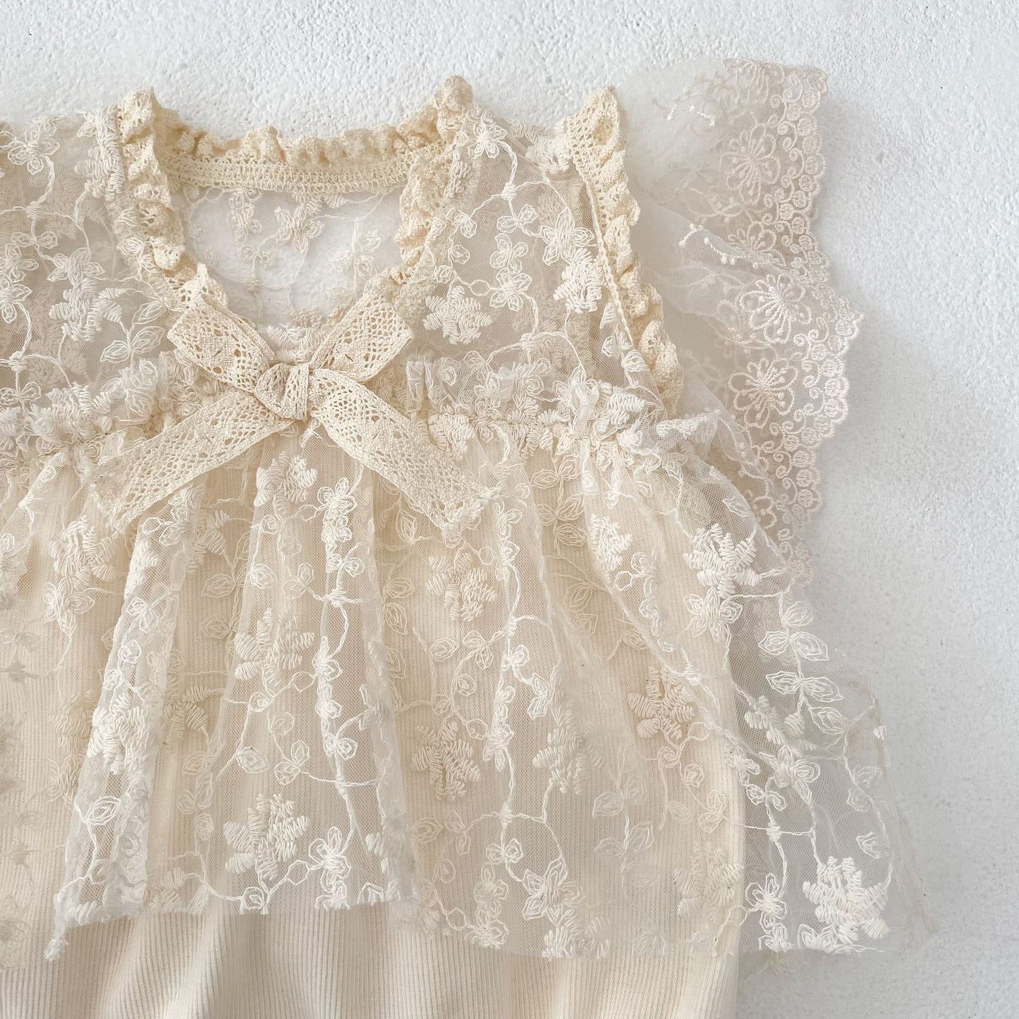 フローラル刺繍プリンスロンパース