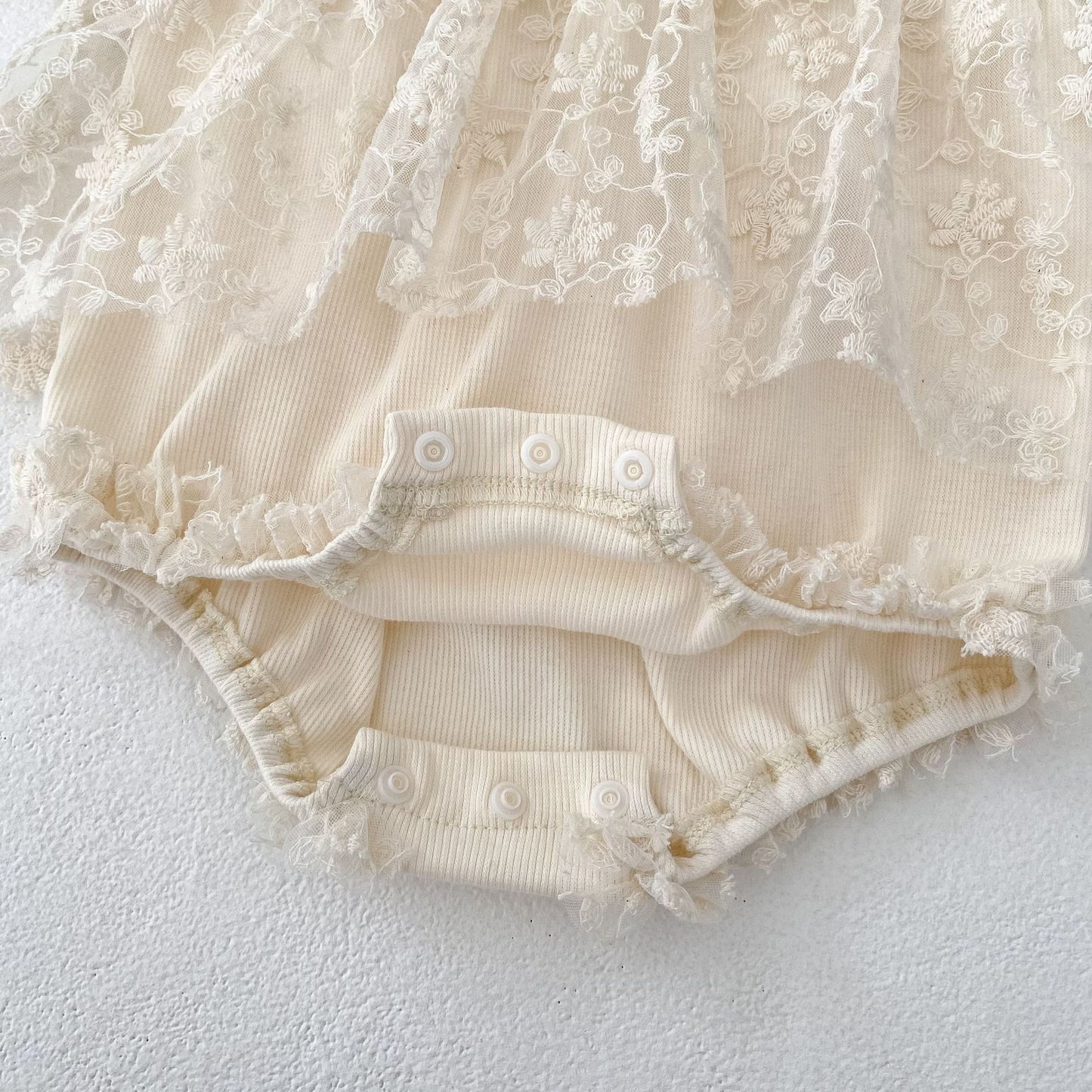 フローラル刺繍プリンスロンパース