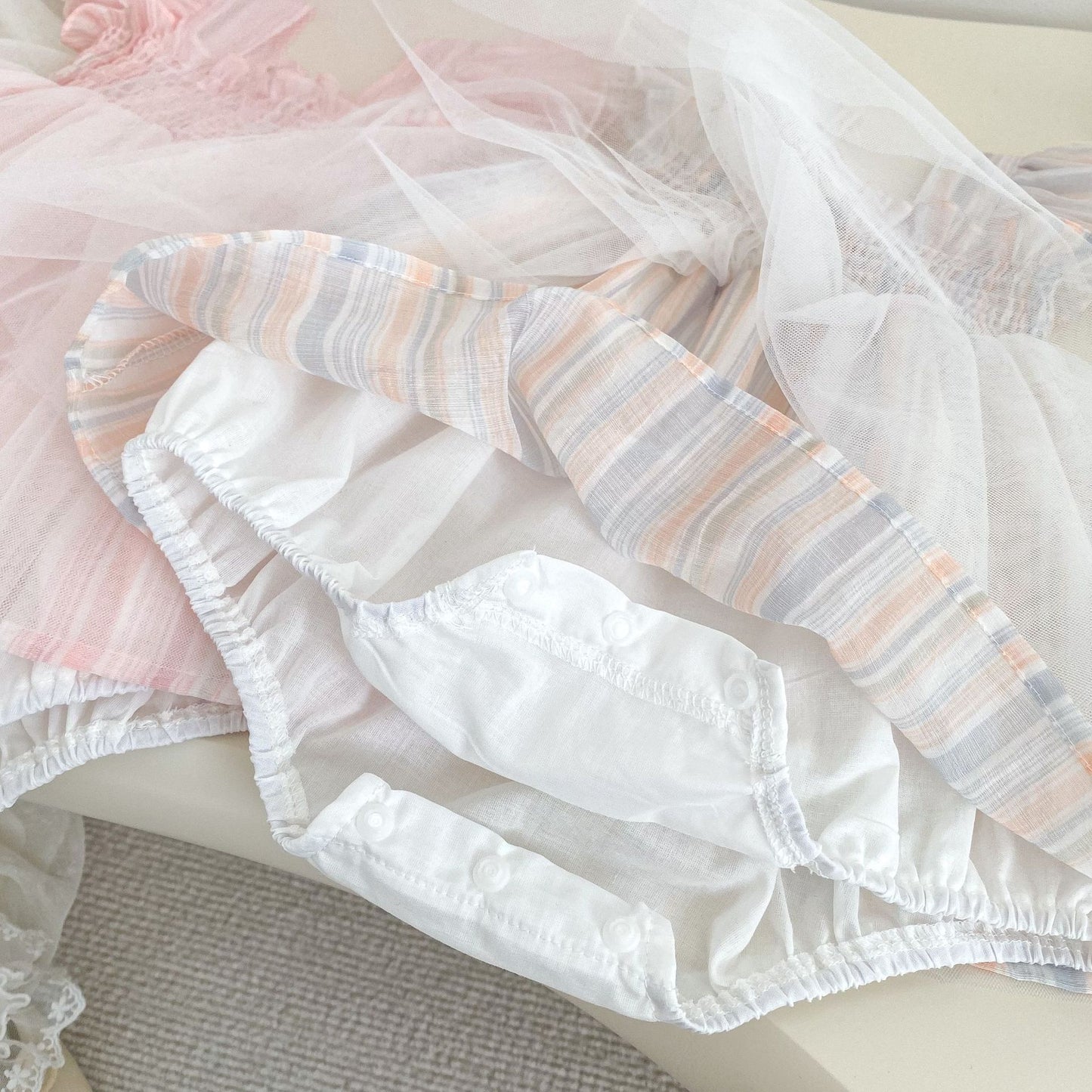 フリルスリーブラブリーチュールロンパース(2color)