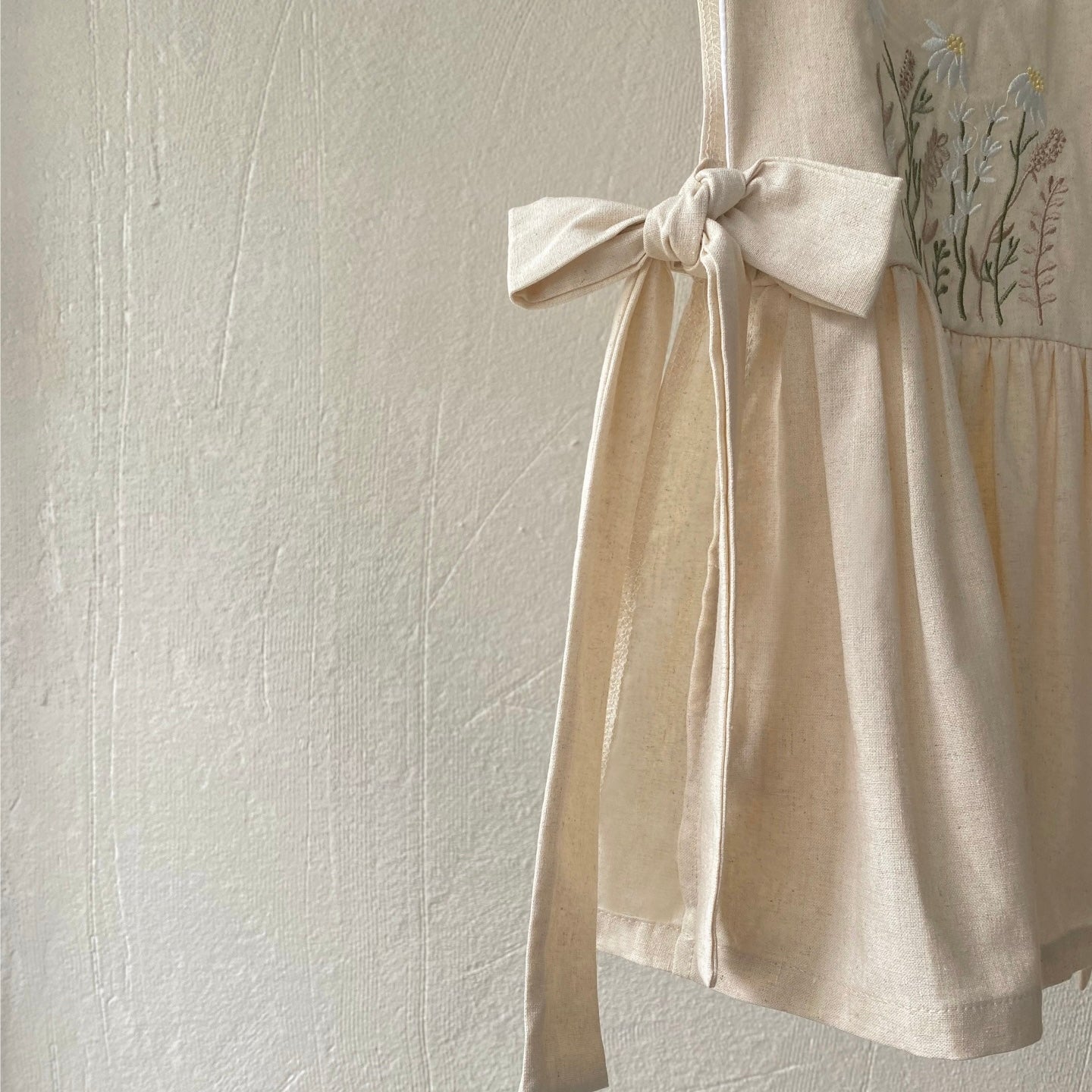 サイドリボンエプロンワンピース