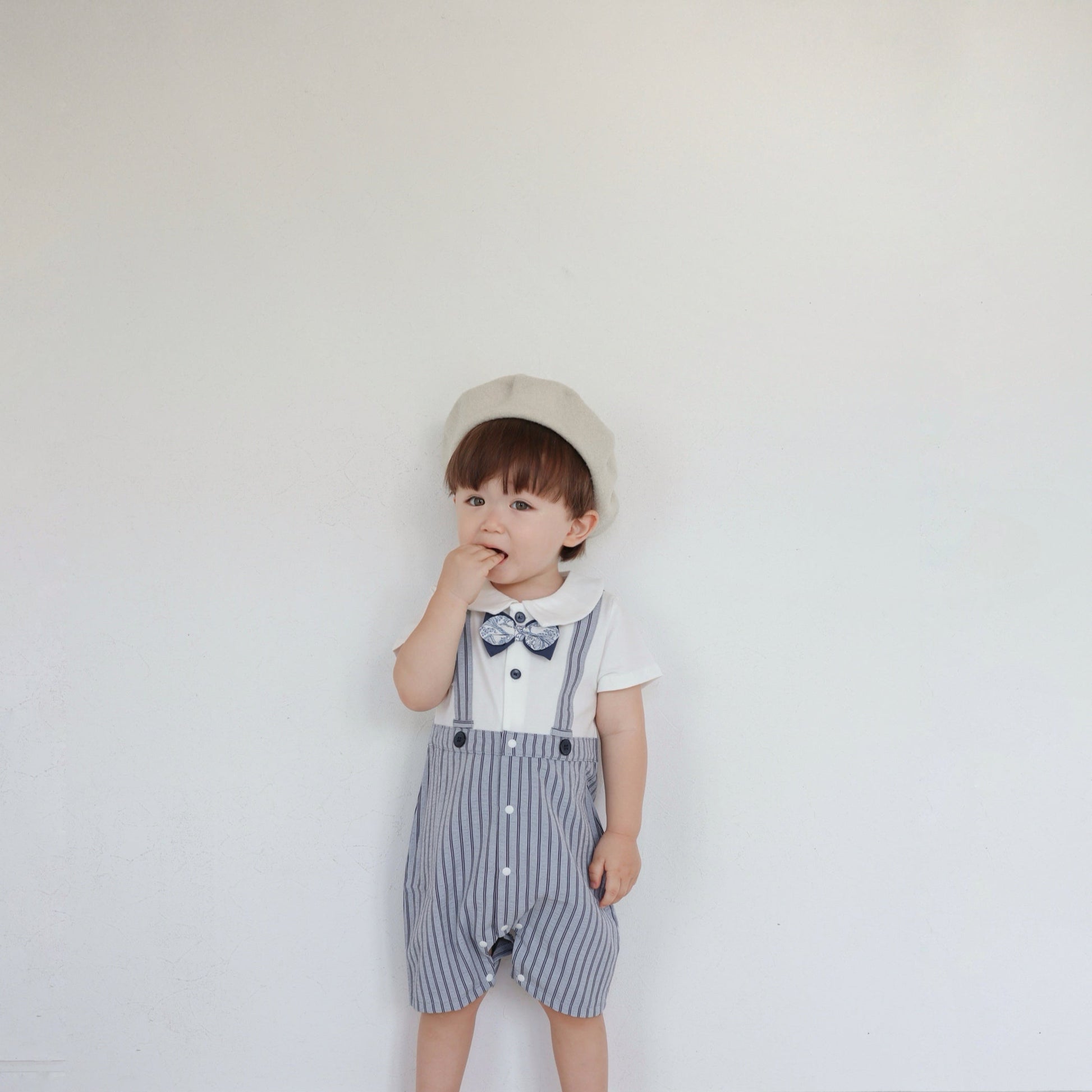 サロペットデザインロンパース