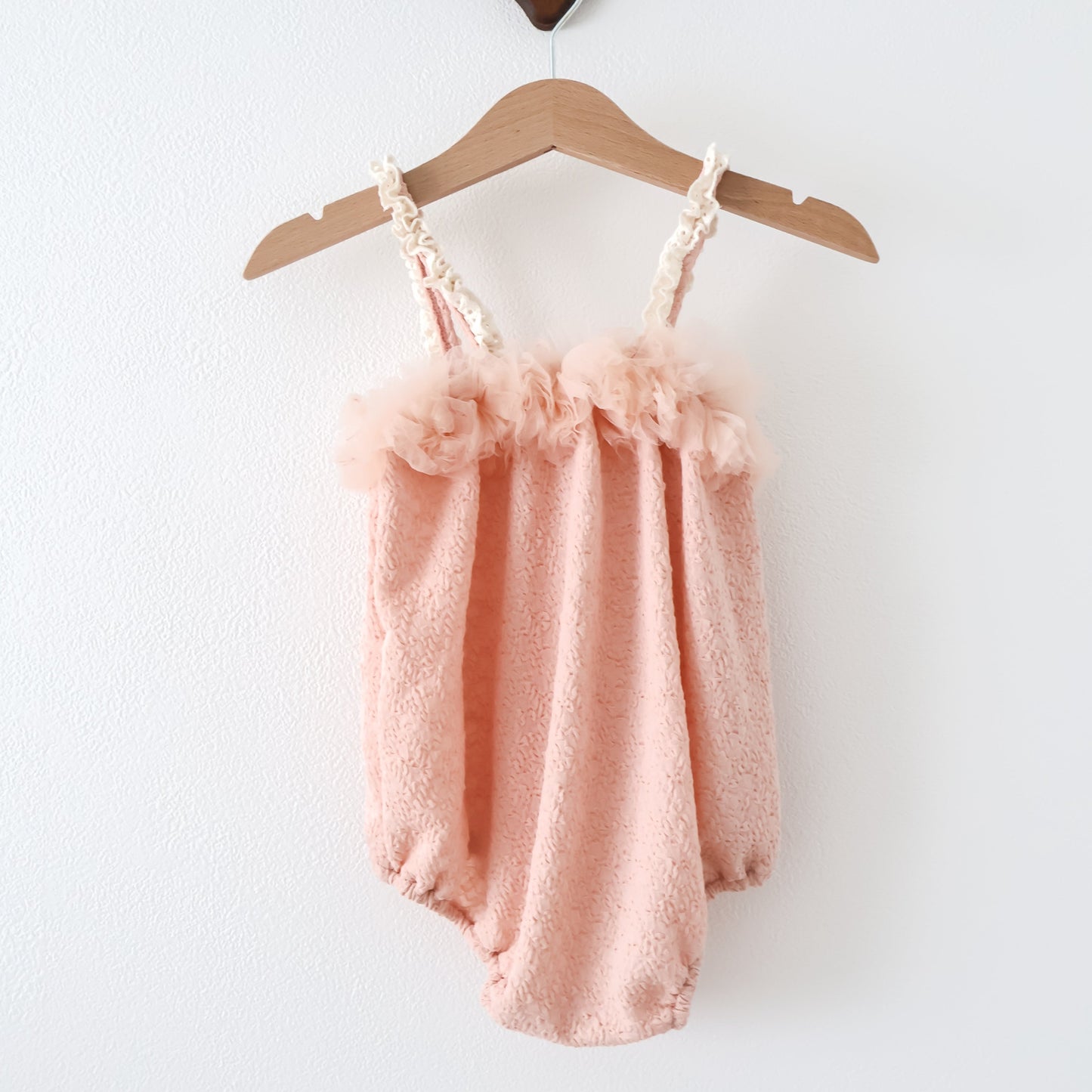 チュールピンクフラワートップロンパース