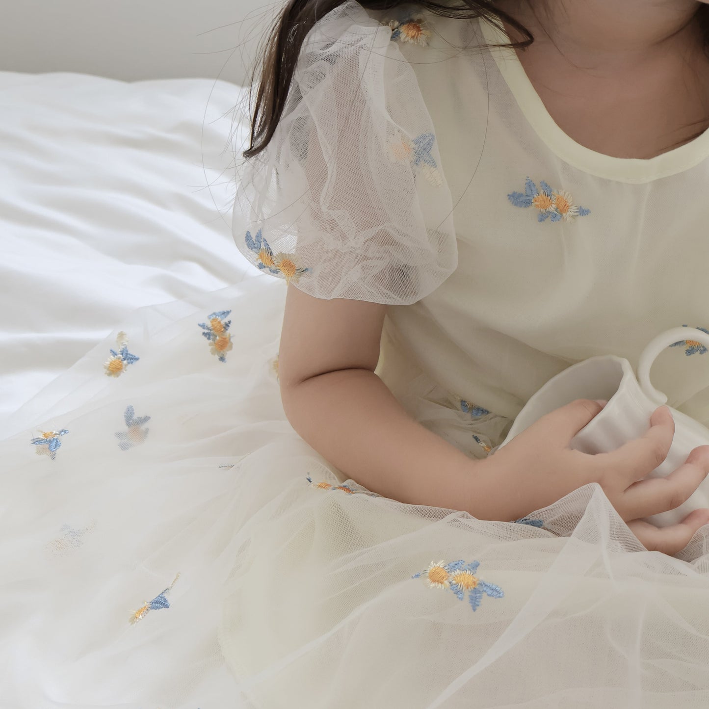 イエロー刺繍お花チュールドレス