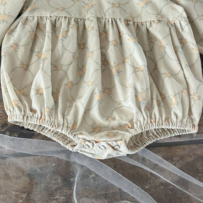 ヨーロピアン柄ロンパース