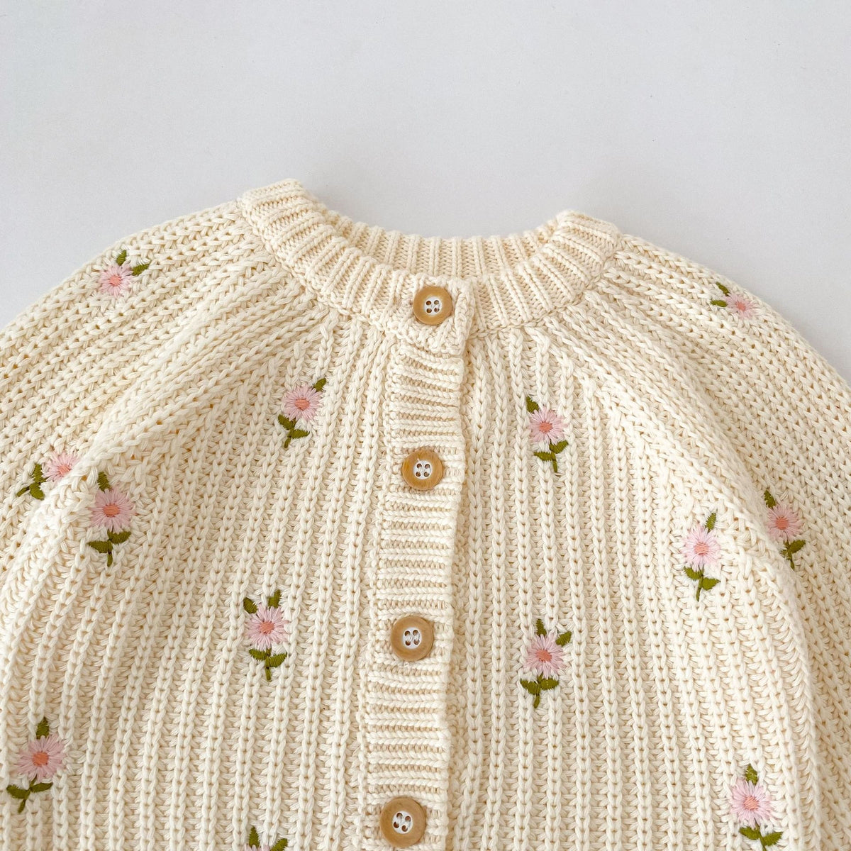 🅽🅴🆆 [73-110] フラワー刺繍ホワイトカーディガン