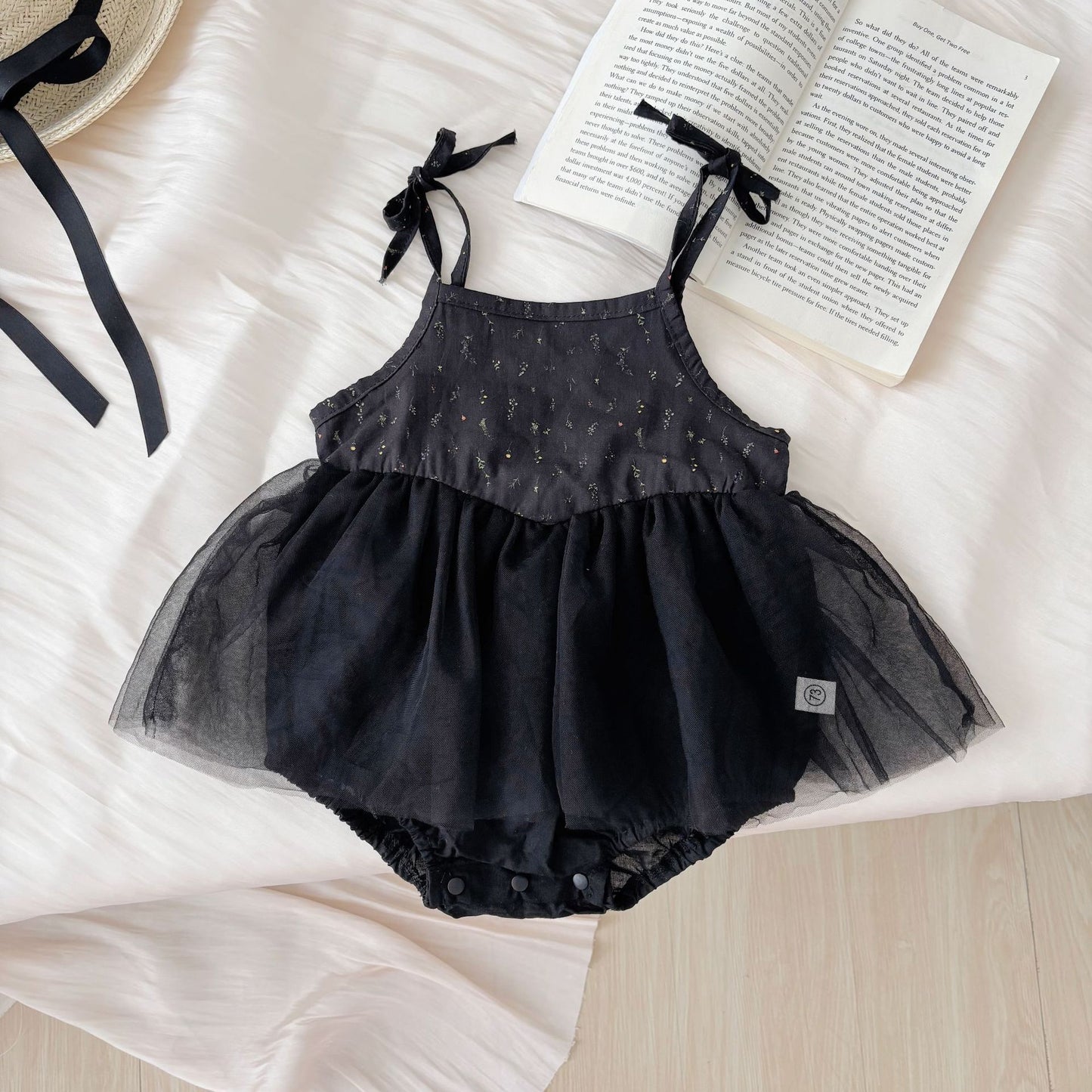 ナチュラルフローラルキャミロンパース