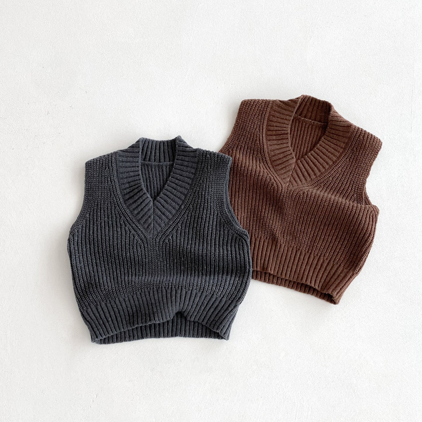 [2color / 80-130] Vネックレトロベストニット