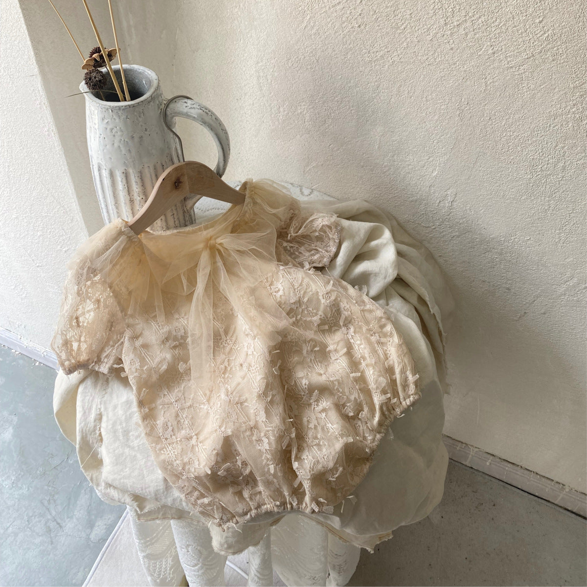 シャワーレースセレモニーロンパース(2color)