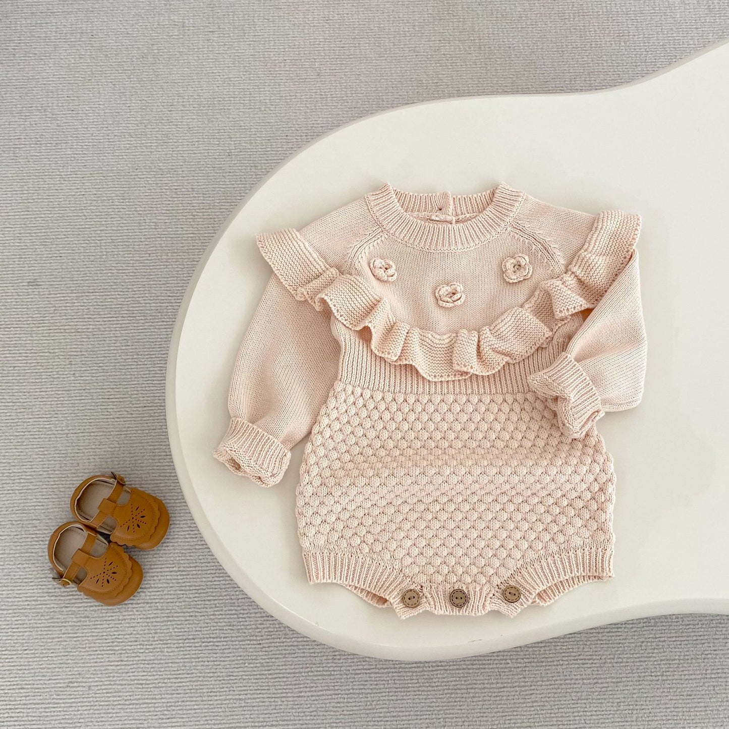 ベビークロッシェフラワーロンパース