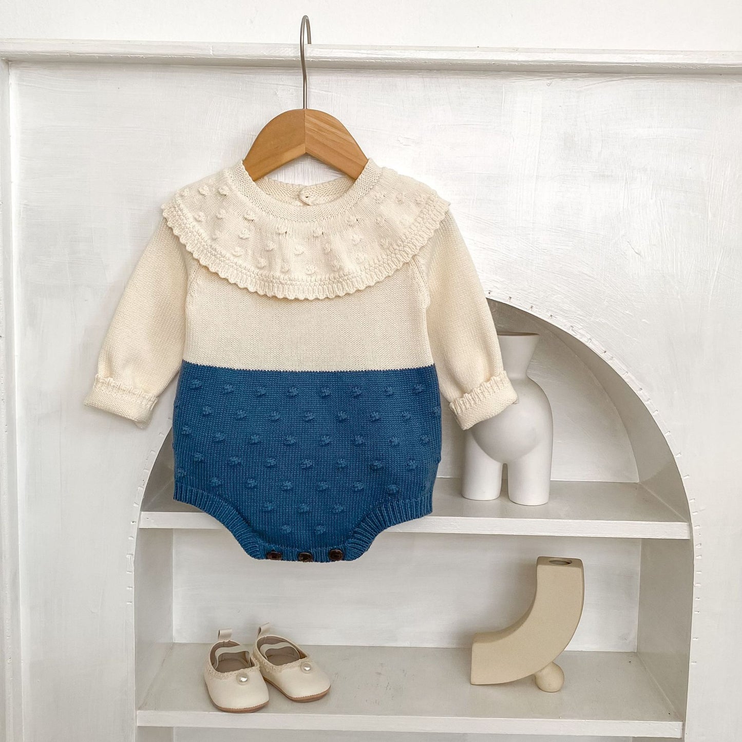 ヨーロピアンバイカラーニットロンパース