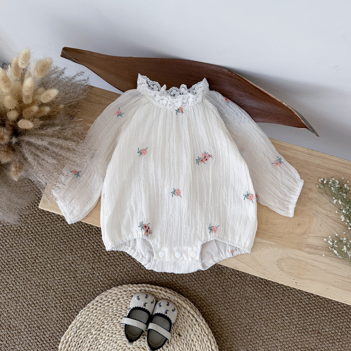 くしゅくしゅお花刺繍ロンパース