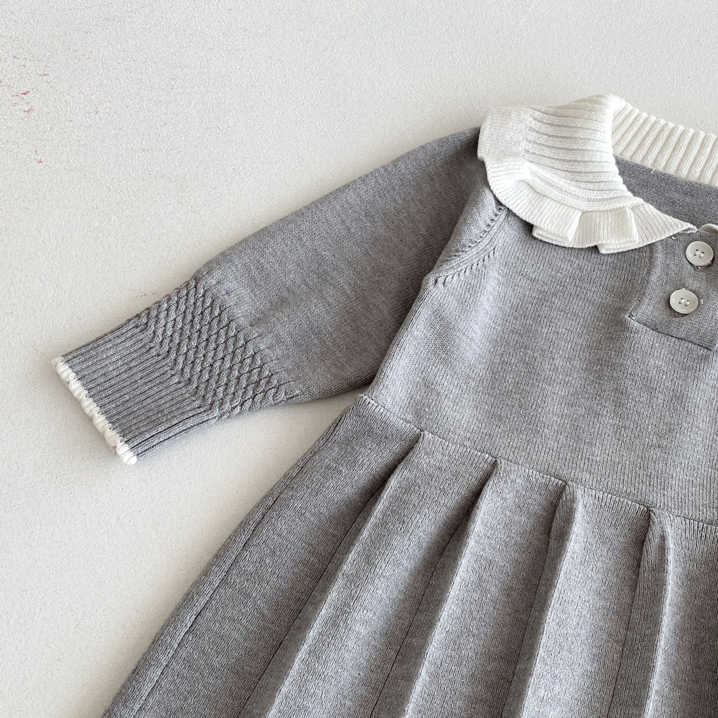 ニットグレーワンピース