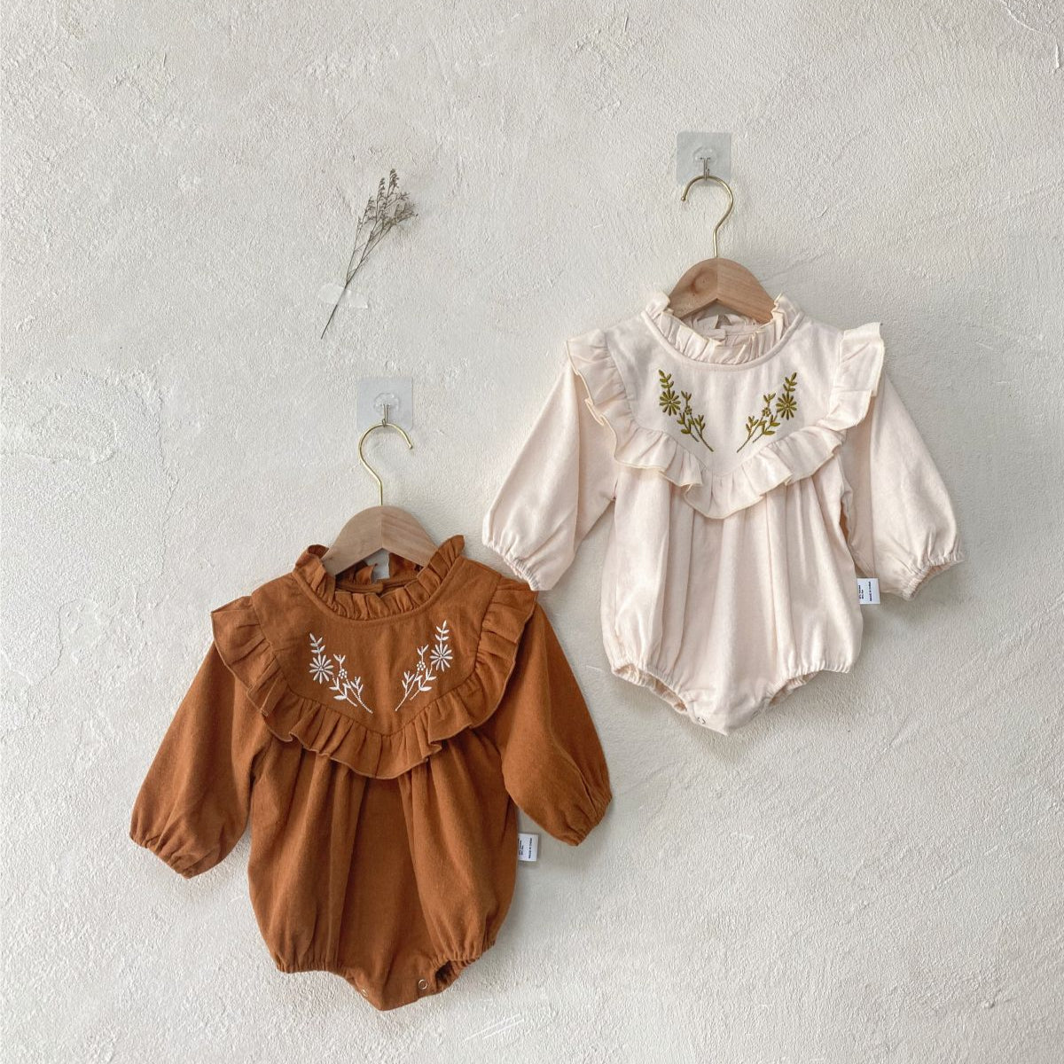 ナチュラルカントリー刺繍ロンパース(2color)