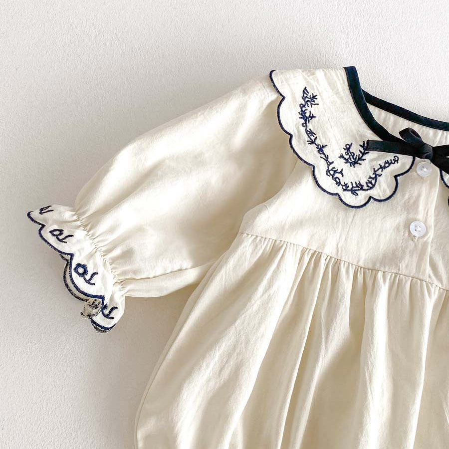 🅽🅴🆆 クラシカル刺繍ベビーロンパース