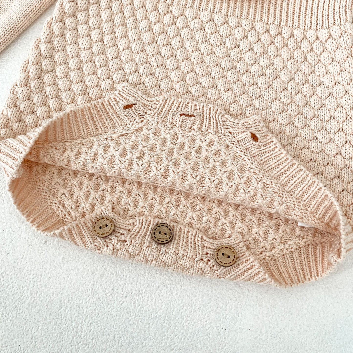 ベビークロッシェフラワーロンパース