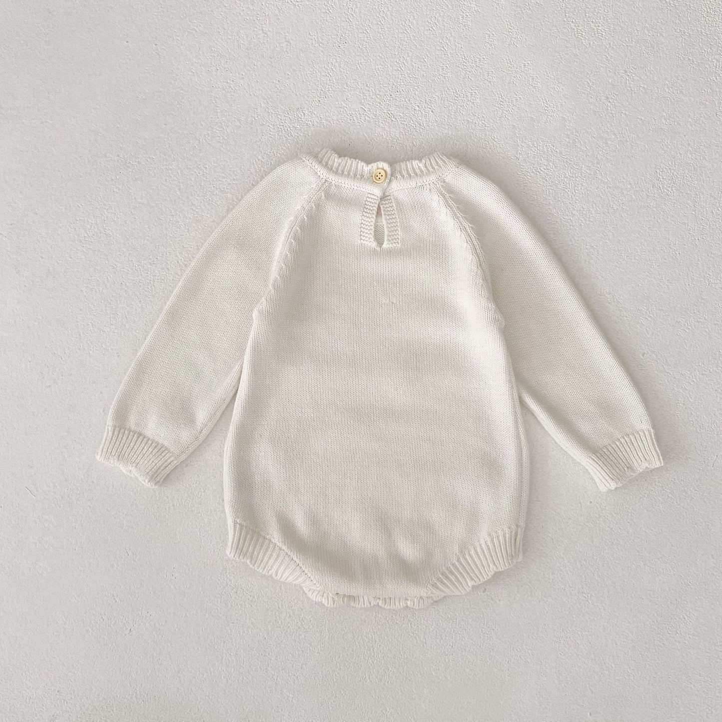 デイジー刺繍ニットロンパース