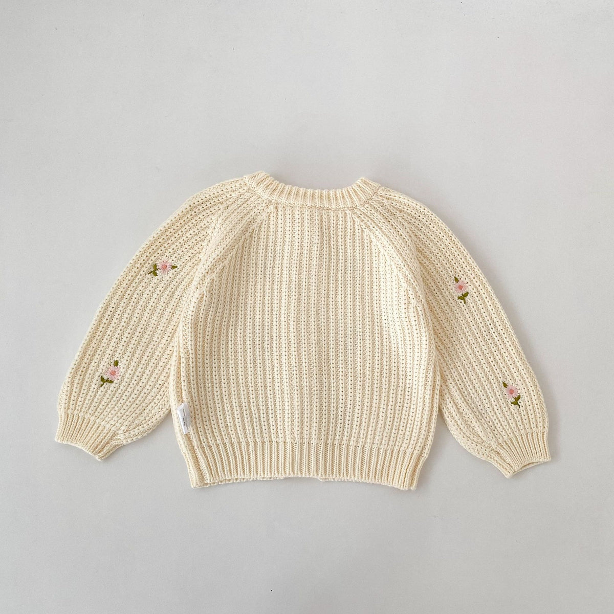 🅽🅴🆆 [73-110] フラワー刺繍ホワイトカーディガン