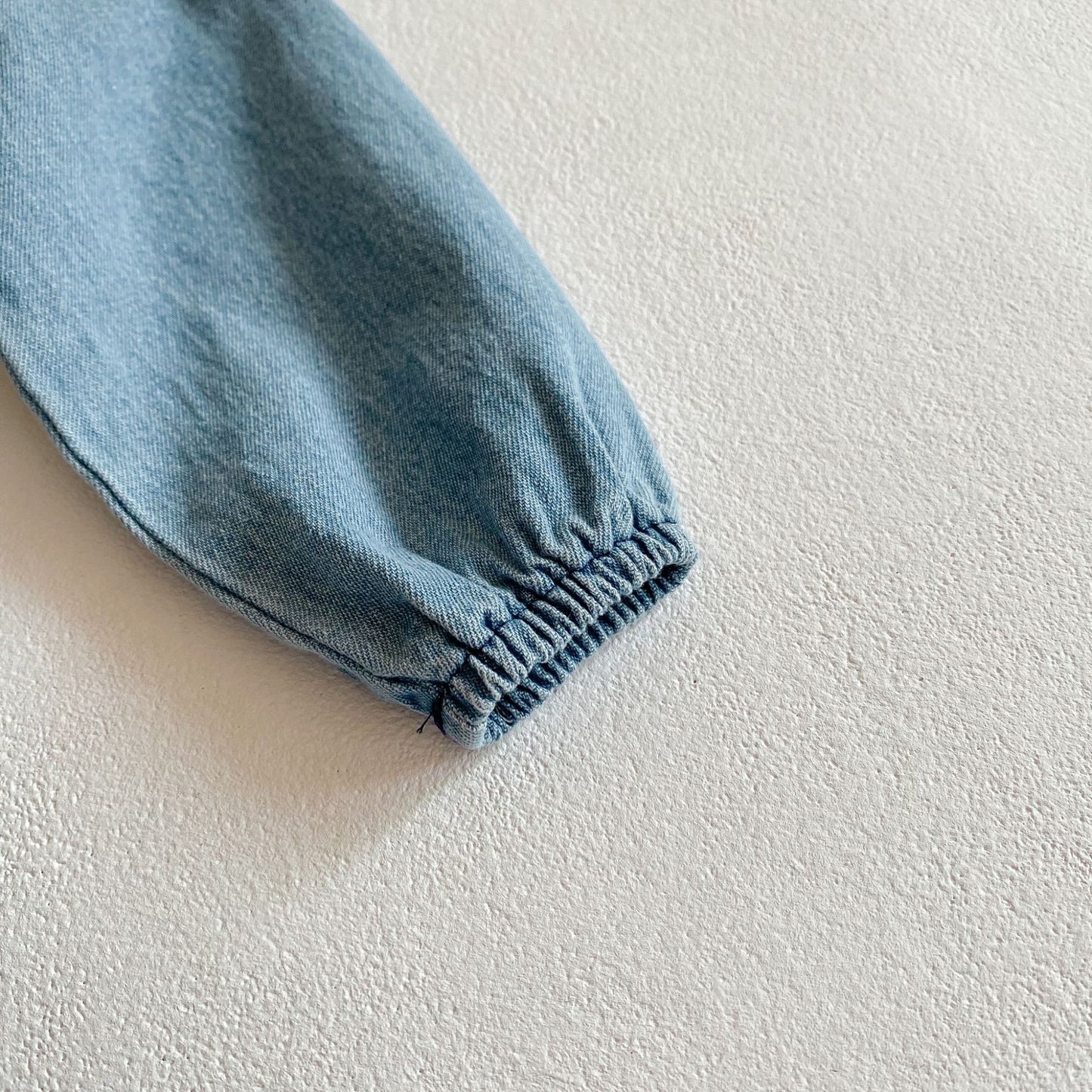 シンプルデニムロンパース