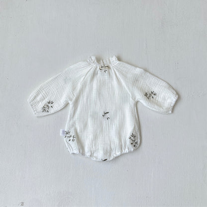 ホワイトフラワー刺繍ロンパース
