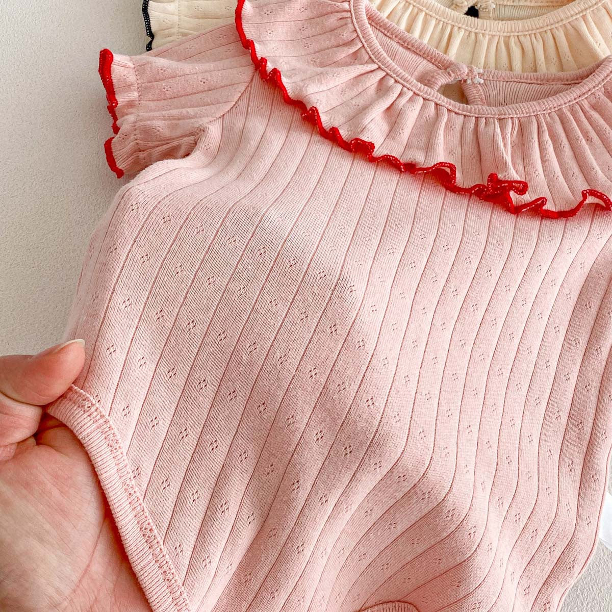 🅽🅴🆆 [3color / 66-90] ラインフリルカラーロンパース