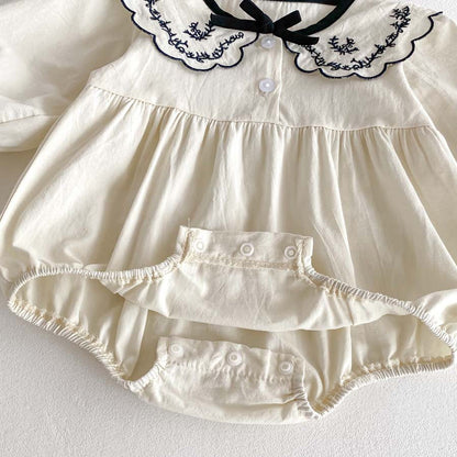 🅽🅴🆆 クラシカル刺繍ベビーロンパース