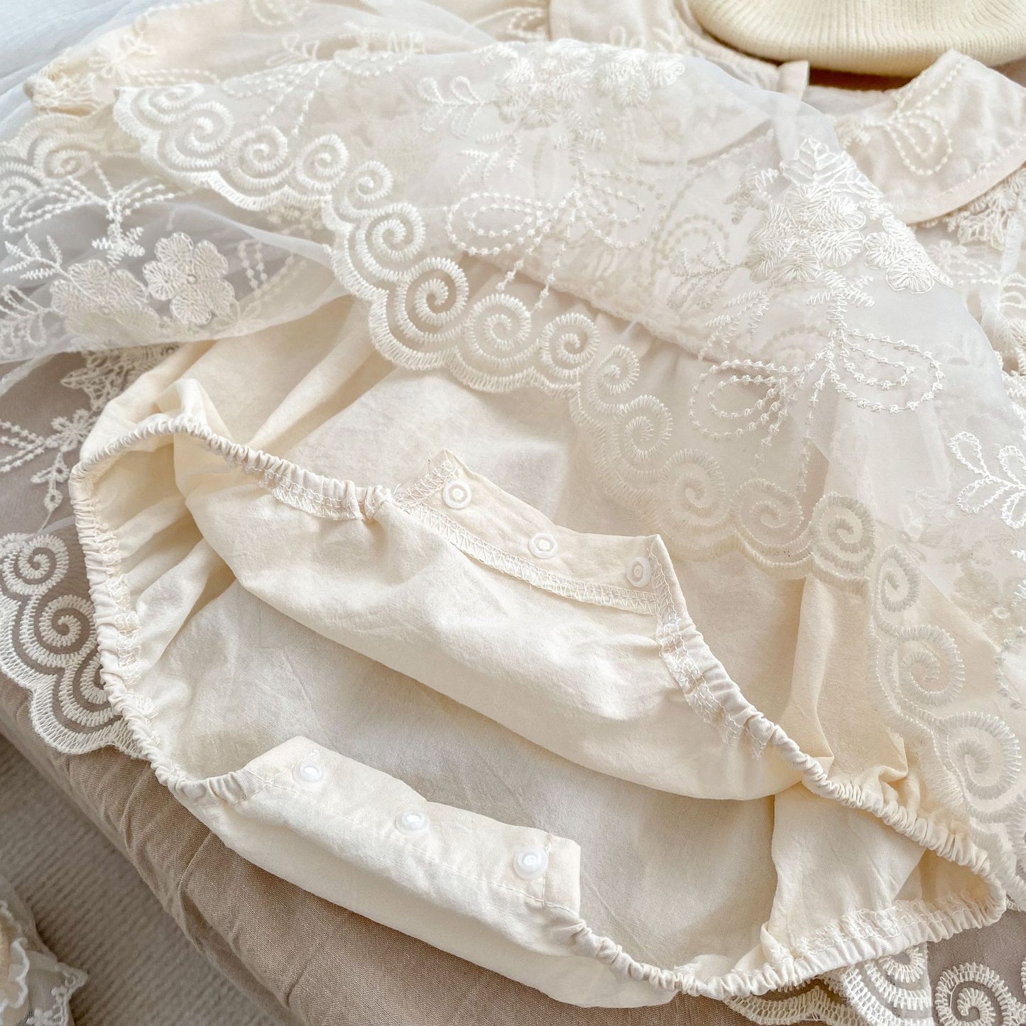 🅽🅴🆆 デザイン刺繍レースドレスロンパース