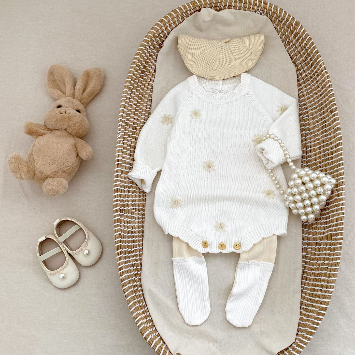 デイジー刺繍ニットロンパース