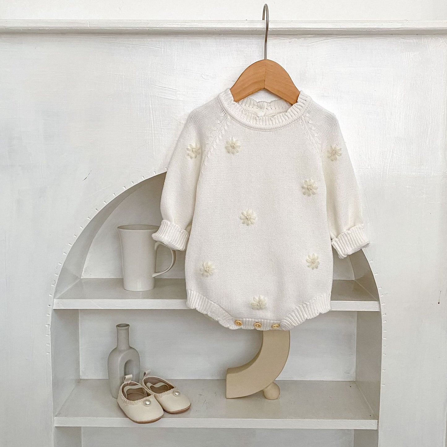 デイジー刺繍ニットロンパース
