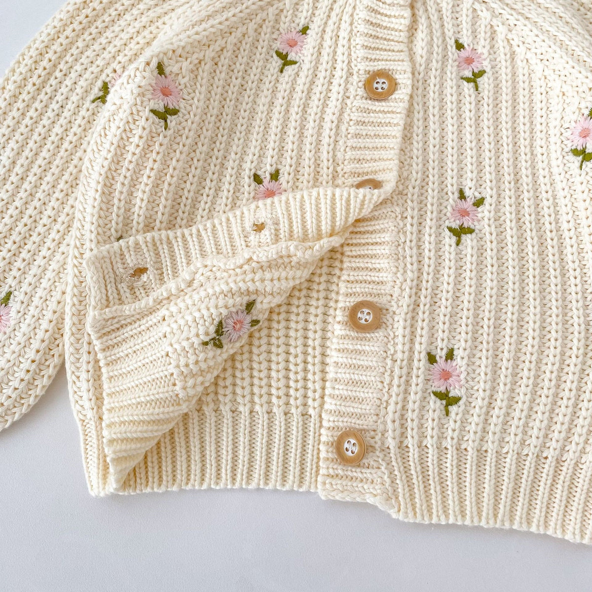 🅽🅴🆆 [73-110] フラワー刺繍ホワイトカーディガン