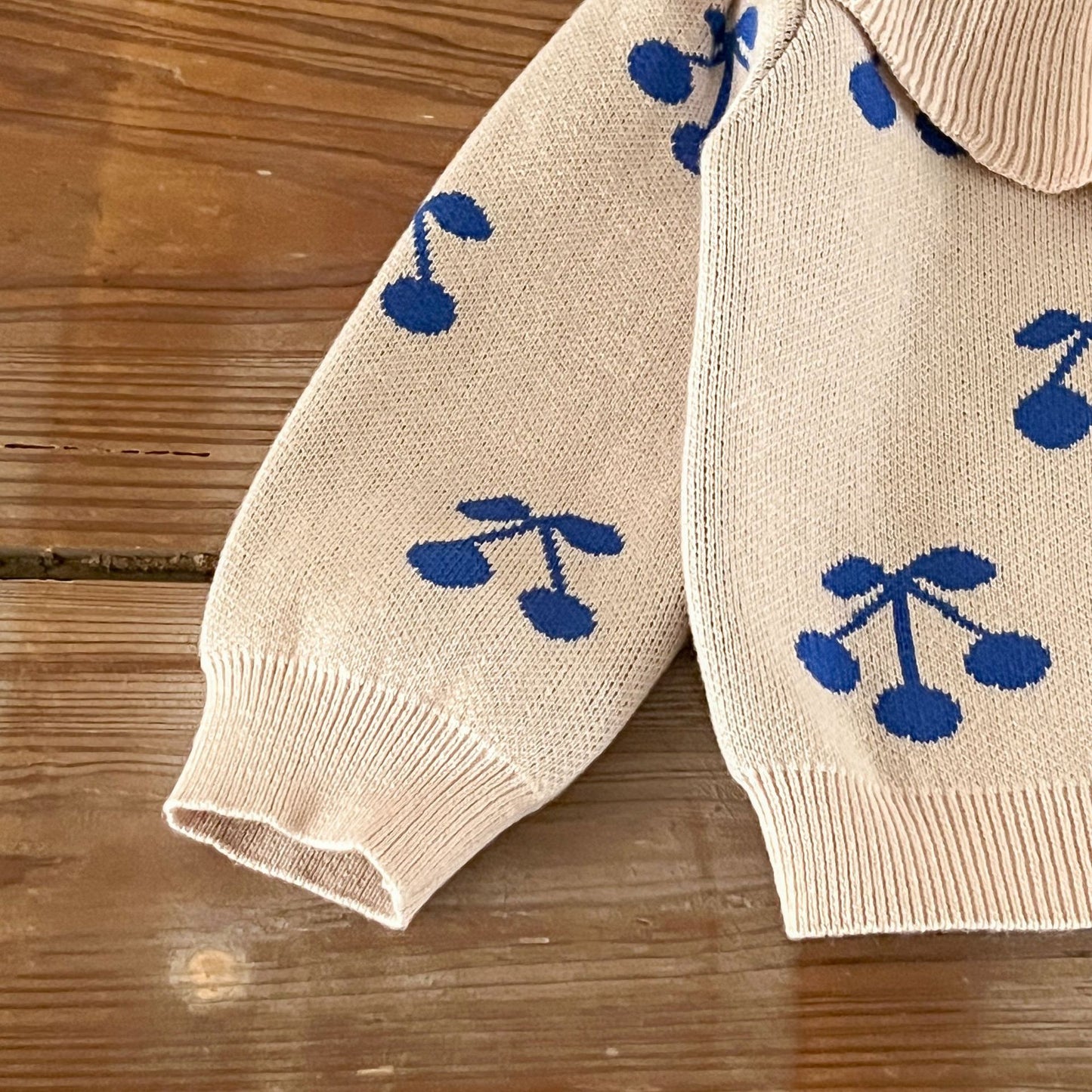 ブルーチェリーニットカーディガン