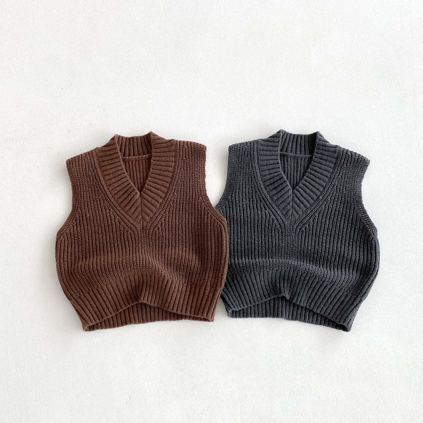 [2color / 80-130] Vネックレトロベストニット
