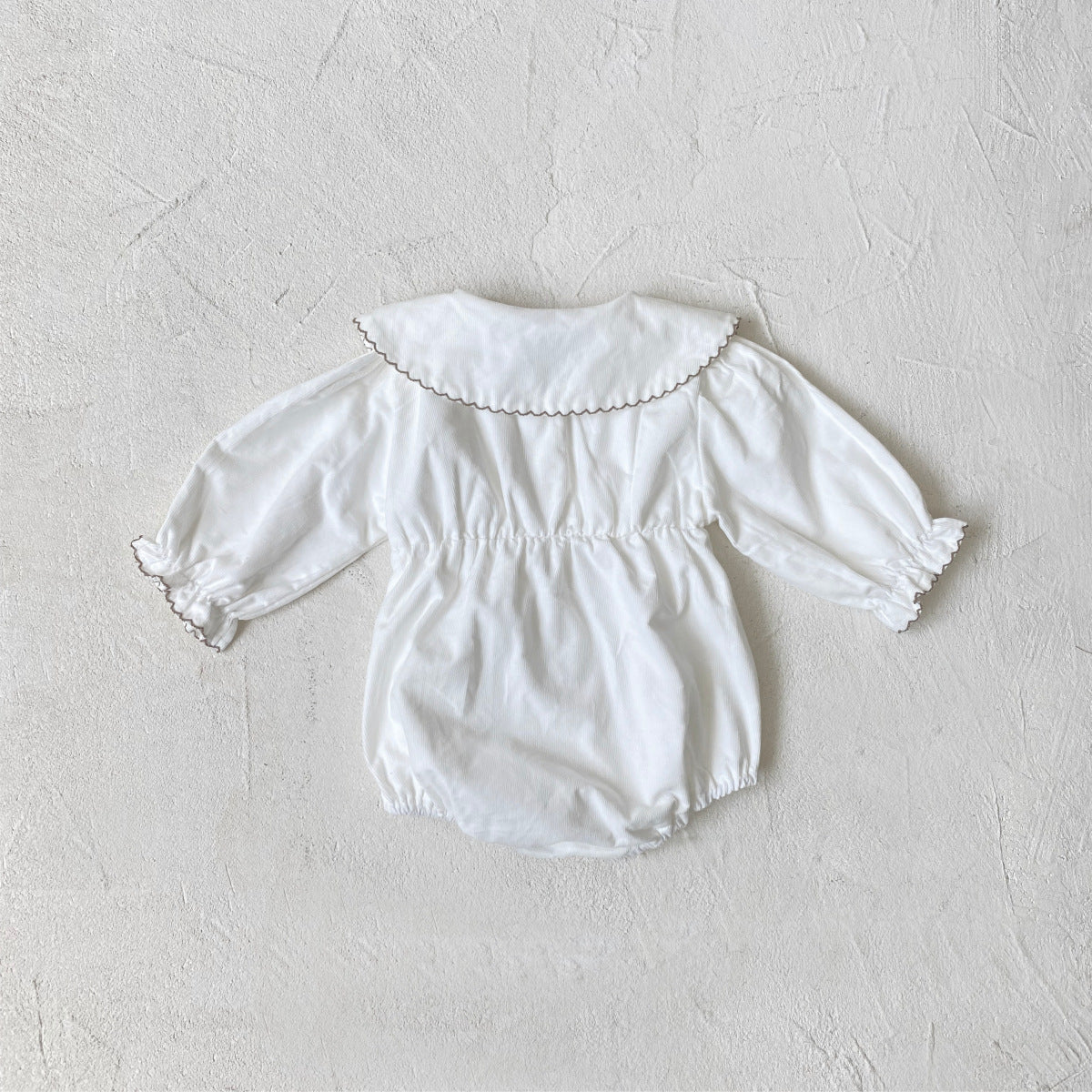 [2color / 66-90] フラワー衿刺繍ロンパース