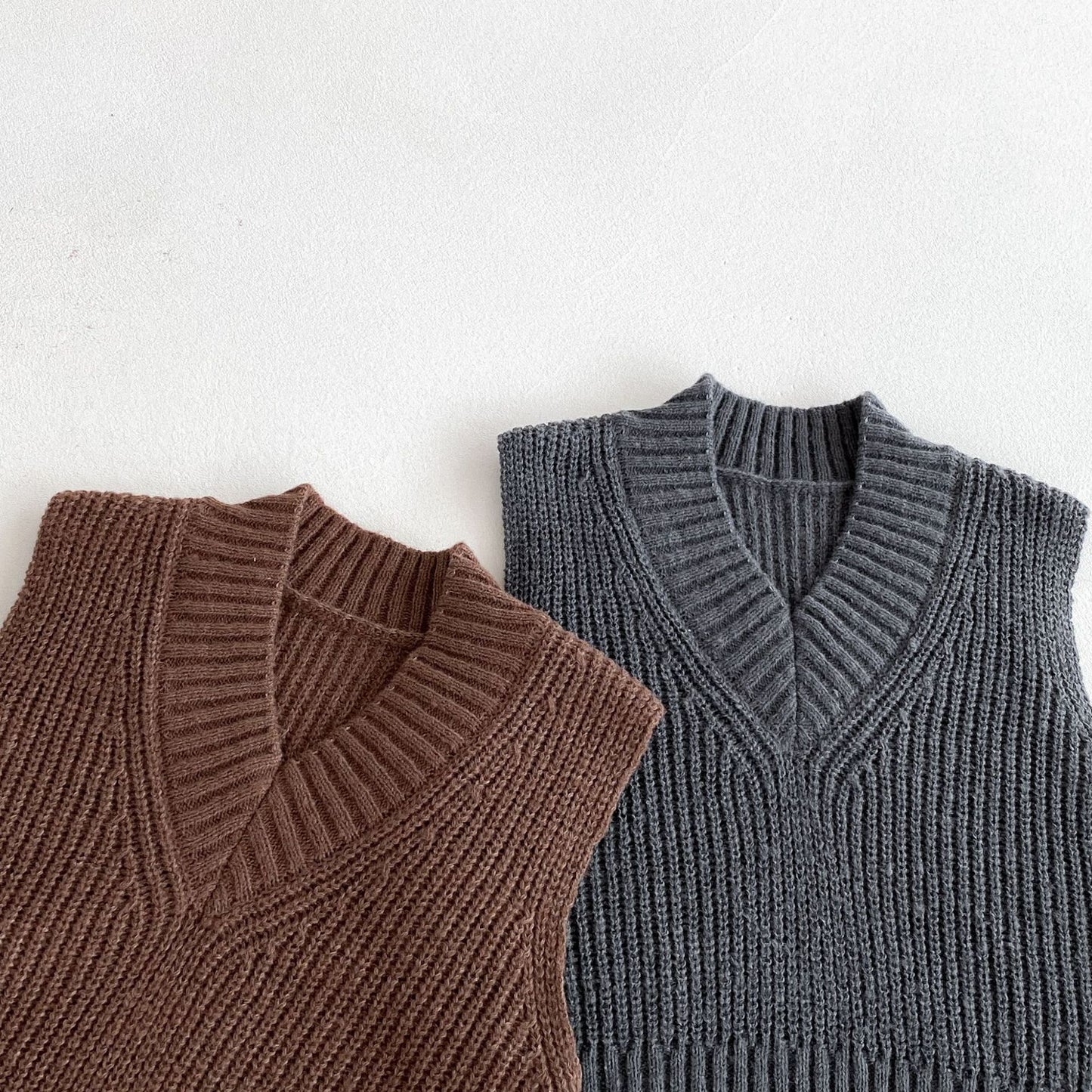 [2color / 80-130] Vネックレトロベストニット