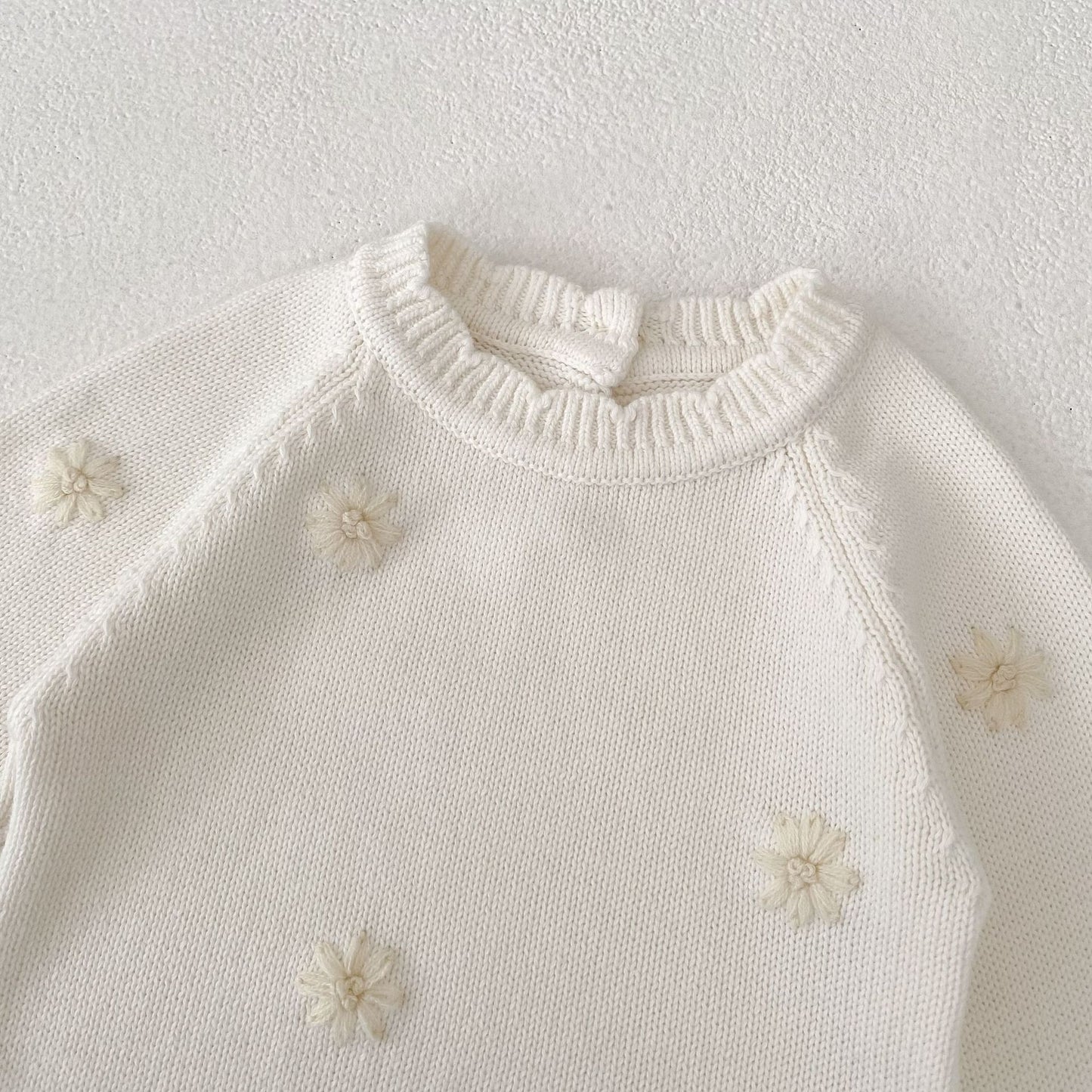 デイジー刺繍ニットロンパース