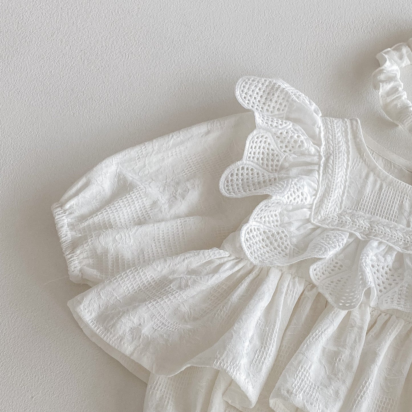 🅽🅴🆆 フラワーレースコットンロンパース