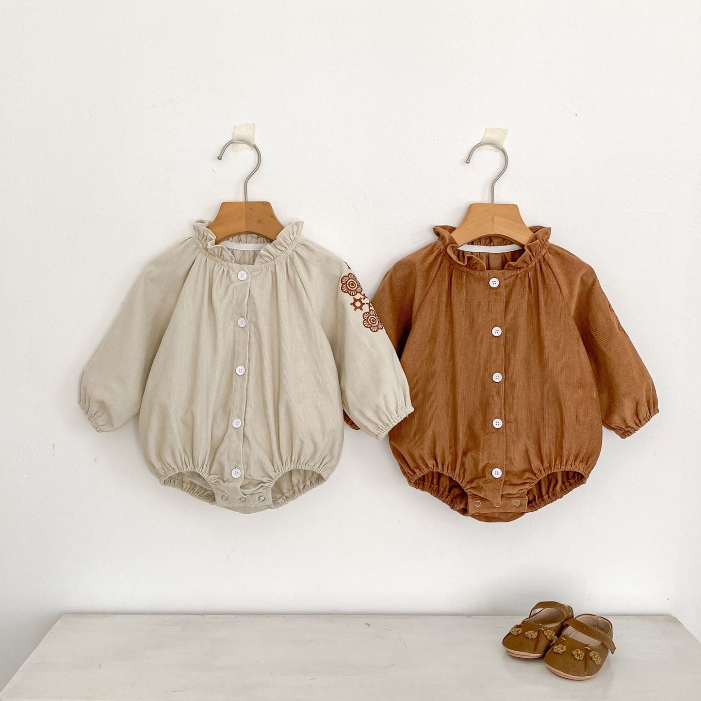 カントリースリーブ刺繍ロンパース(2color)